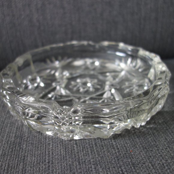 Vintage Fancy Glass Ash Tray - Picture 1 of 8